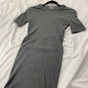 Stretchy tight-fitting dress in graphite colour 🗝